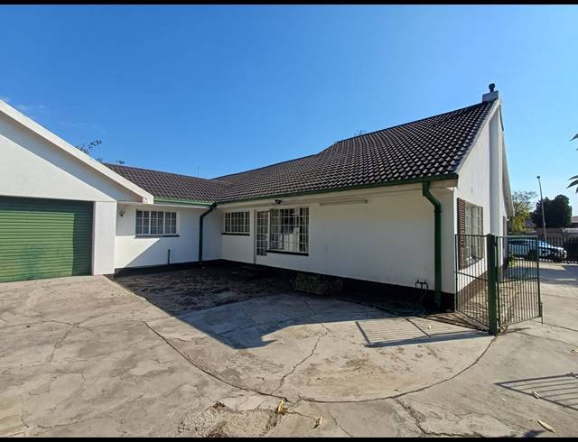 4 BEDROOM HOUSE TO LET IN VANDERBIJLPARK SE 7